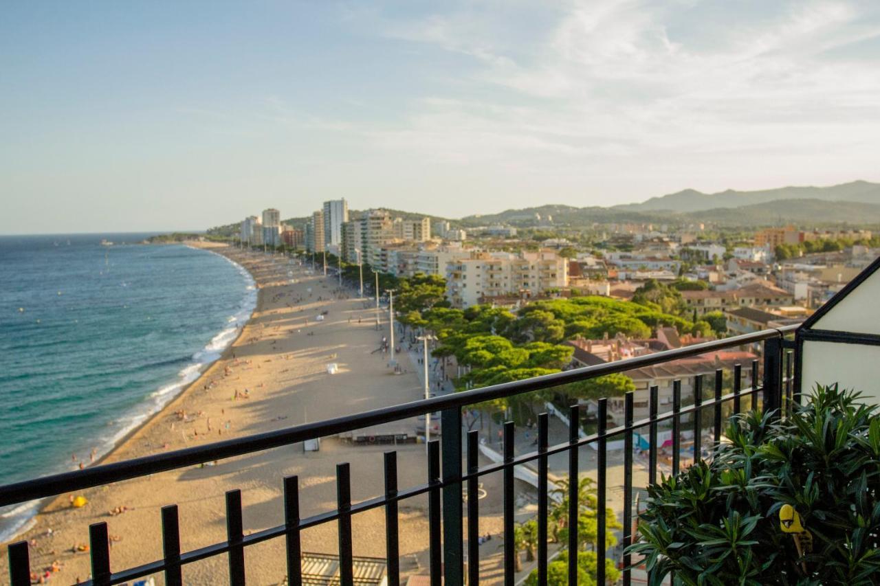 Spacious Seafront Apartment Platja d'Aro Exterior photo